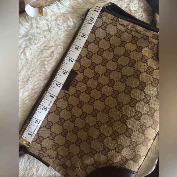 Gucci Textured Leather Detail - Picture 8 of 11